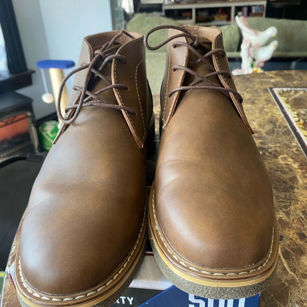 Classic Brown Chukka Boots with Crepe Soles